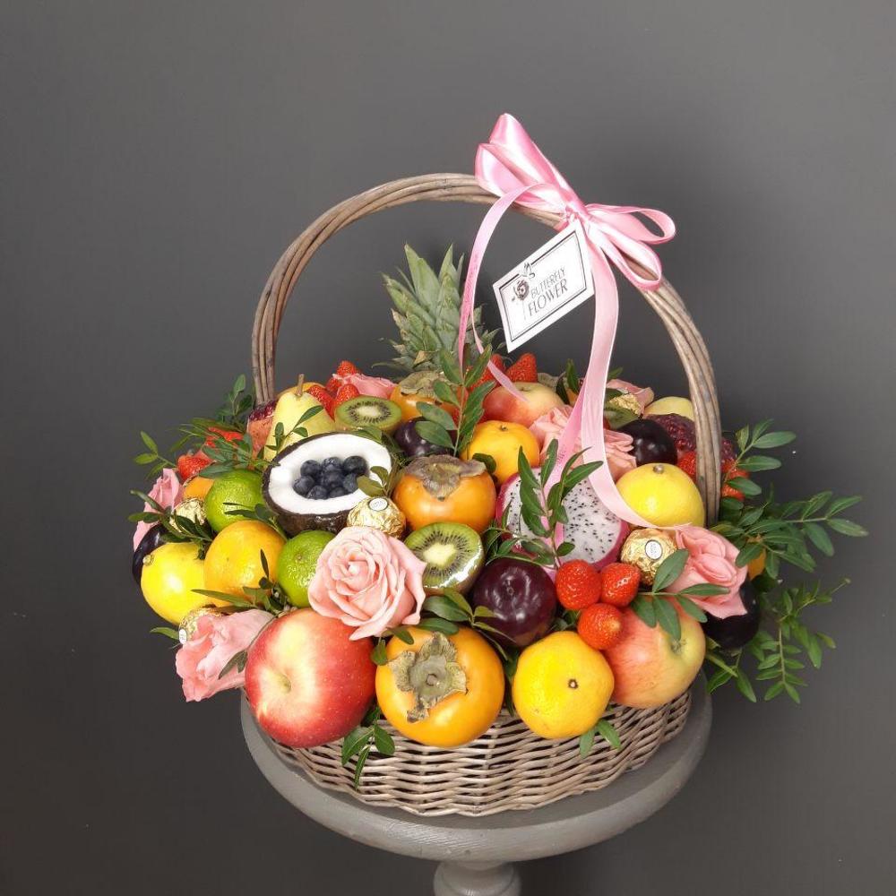 Подарочная корзина с фруктами 