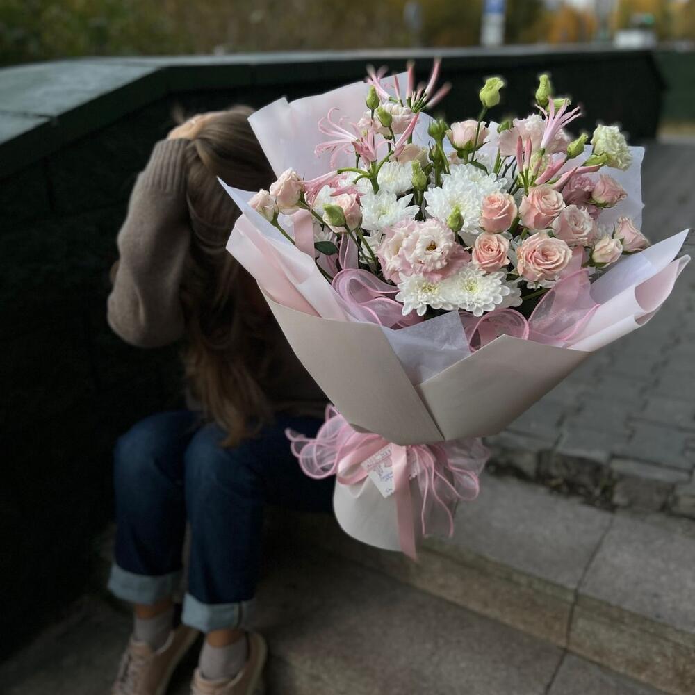 Нежный букет с нерине