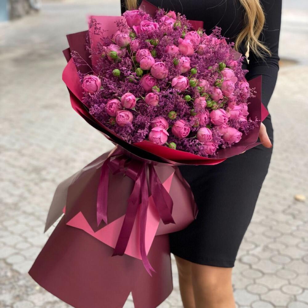 Букет с кустовыми розами