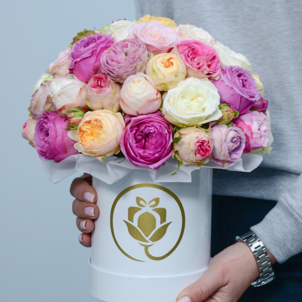 Шляпная коробка VESNA из пионовидных роз