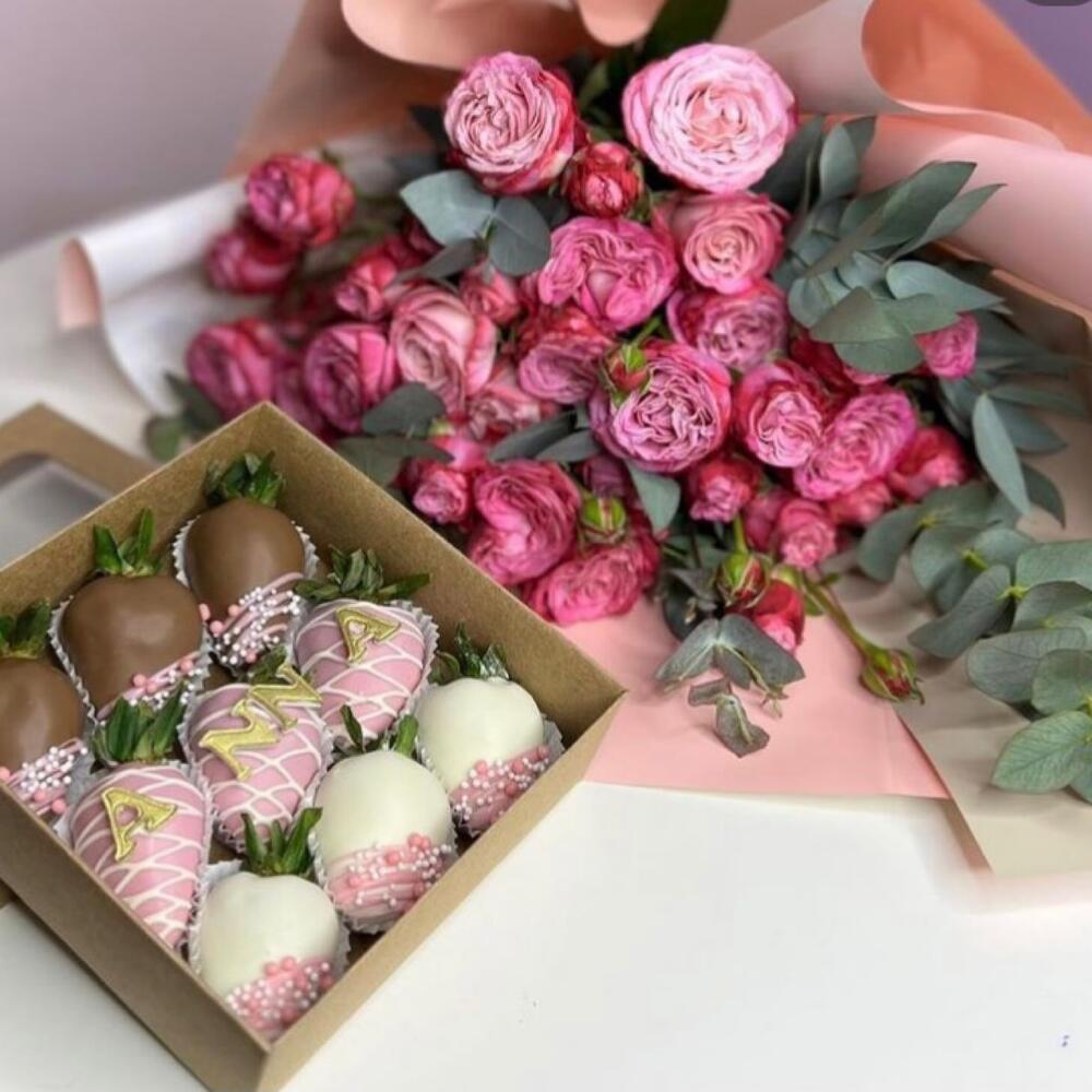 Набор клубника в шоколаде и букет