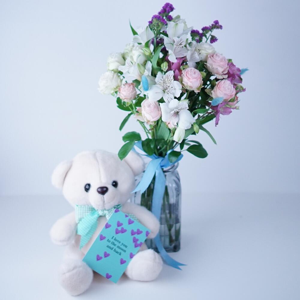 Букет + плюшевый мишка + ваза + открытка